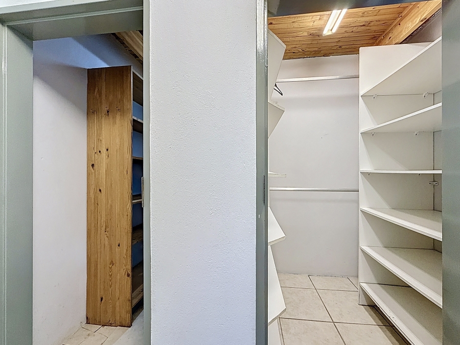6 Bedroom Property for Sale in Shere Gauteng
