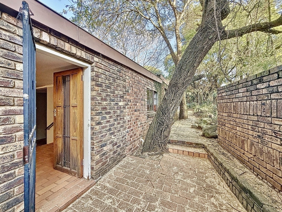6 Bedroom Property for Sale in Shere Gauteng