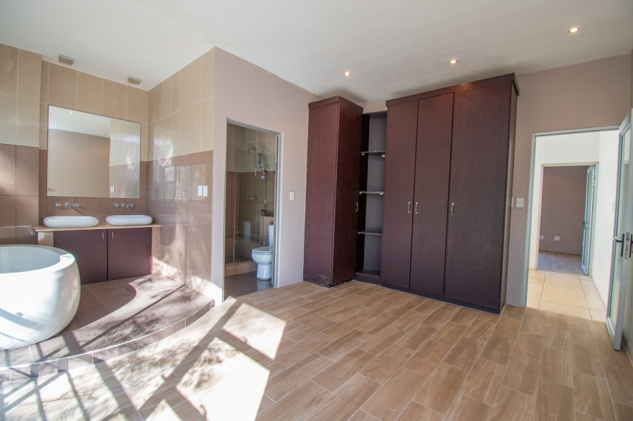 8 Bedroom Property for Sale in Melville Gauteng