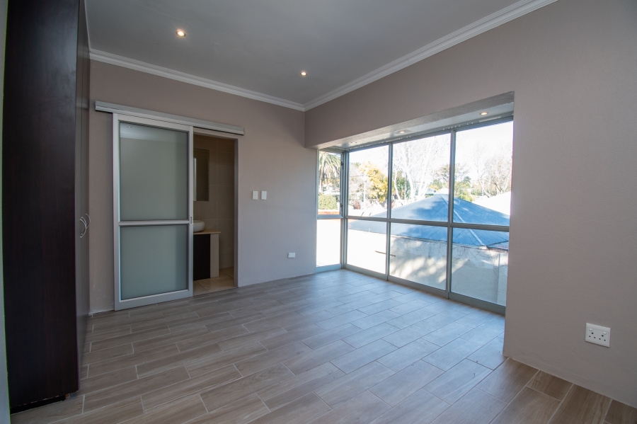 8 Bedroom Property for Sale in Melville Gauteng