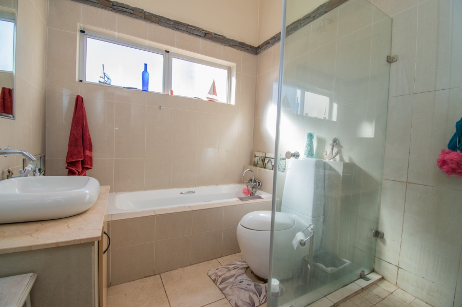 8 Bedroom Property for Sale in Melville Gauteng