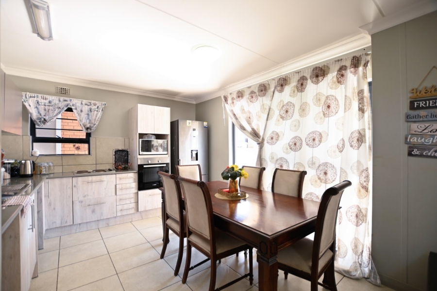3 Bedroom Property for Sale in Zambezi Manor Lifestyle Estate Gauteng