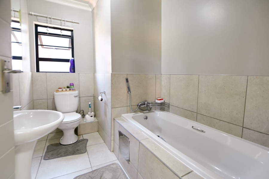 3 Bedroom Property for Sale in Zambezi Manor Lifestyle Estate Gauteng