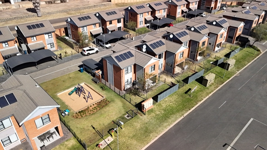 3 Bedroom Property for Sale in Zambezi Manor Lifestyle Estate Gauteng