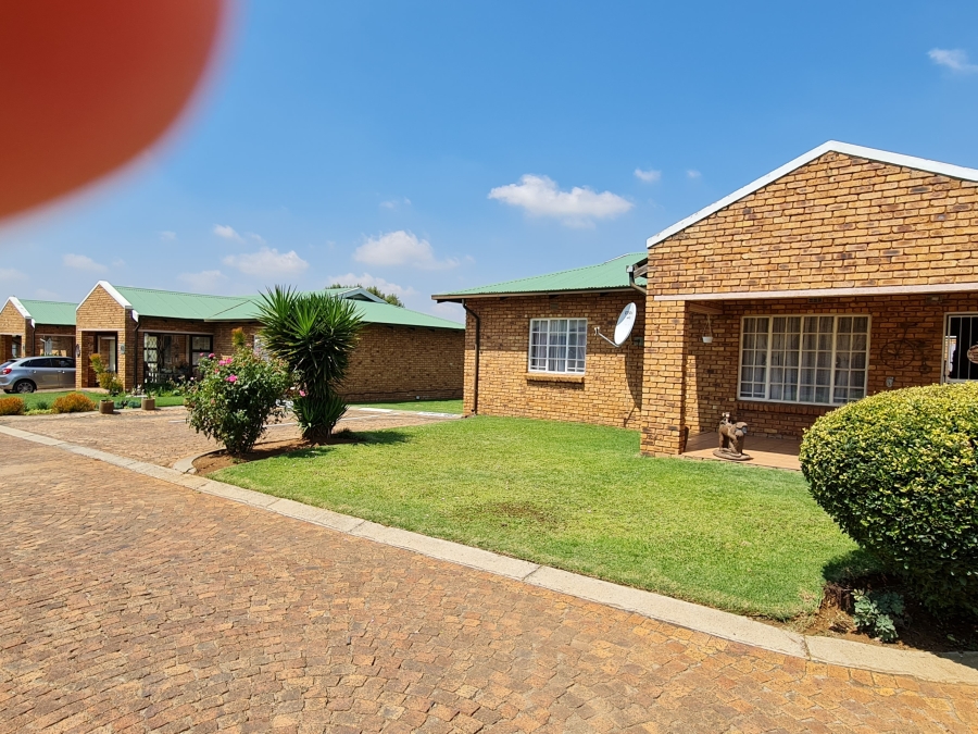 To Let 2 Bedroom Property for Rent in Sunair Park Gauteng