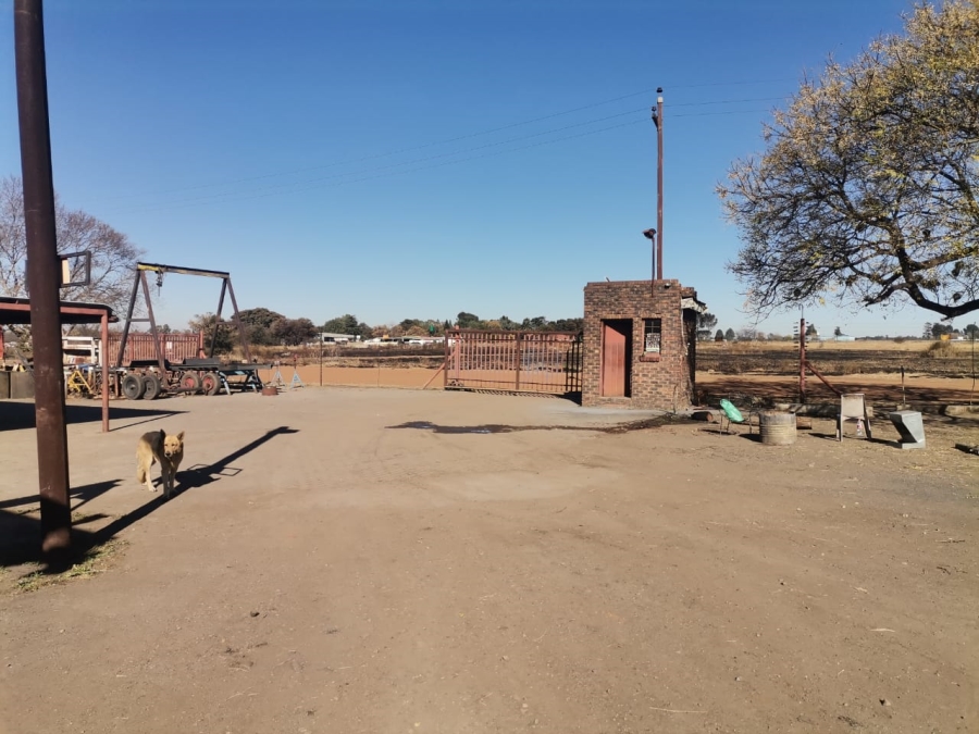 4 Bedroom Property for Sale in Staalrus Gauteng