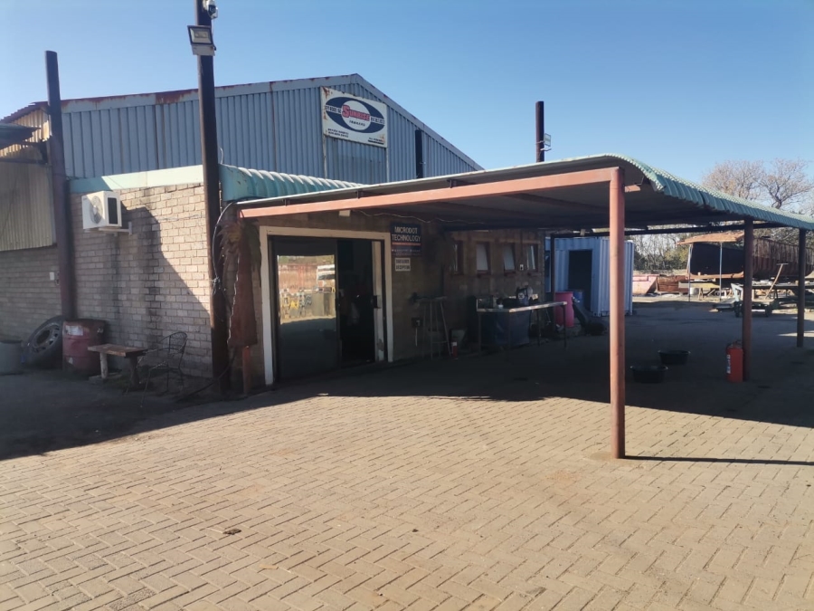 4 Bedroom Property for Sale in Staalrus Gauteng