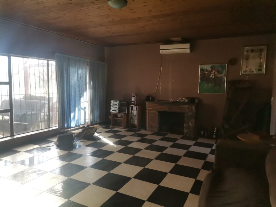 4 Bedroom Property for Sale in Staalrus Gauteng