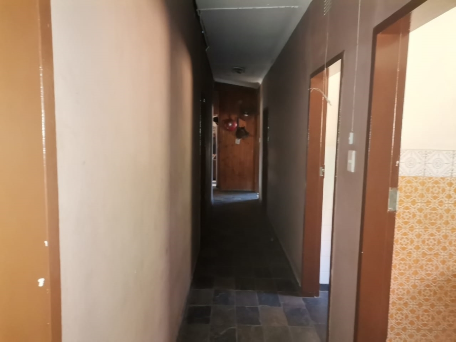 4 Bedroom Property for Sale in Staalrus Gauteng