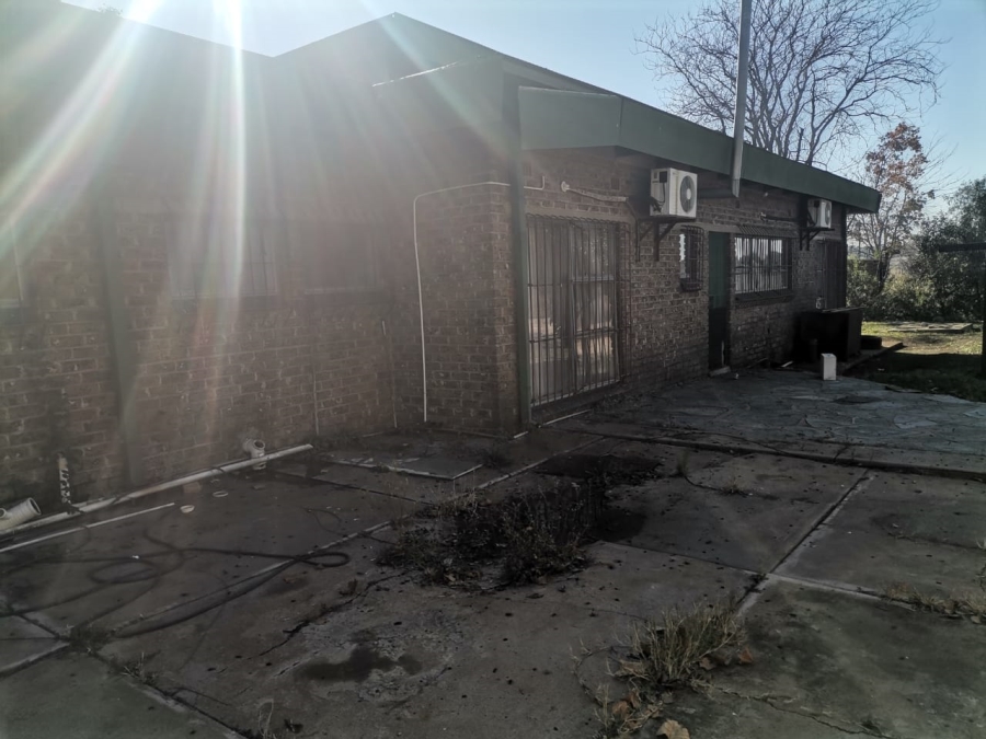 4 Bedroom Property for Sale in Staalrus Gauteng