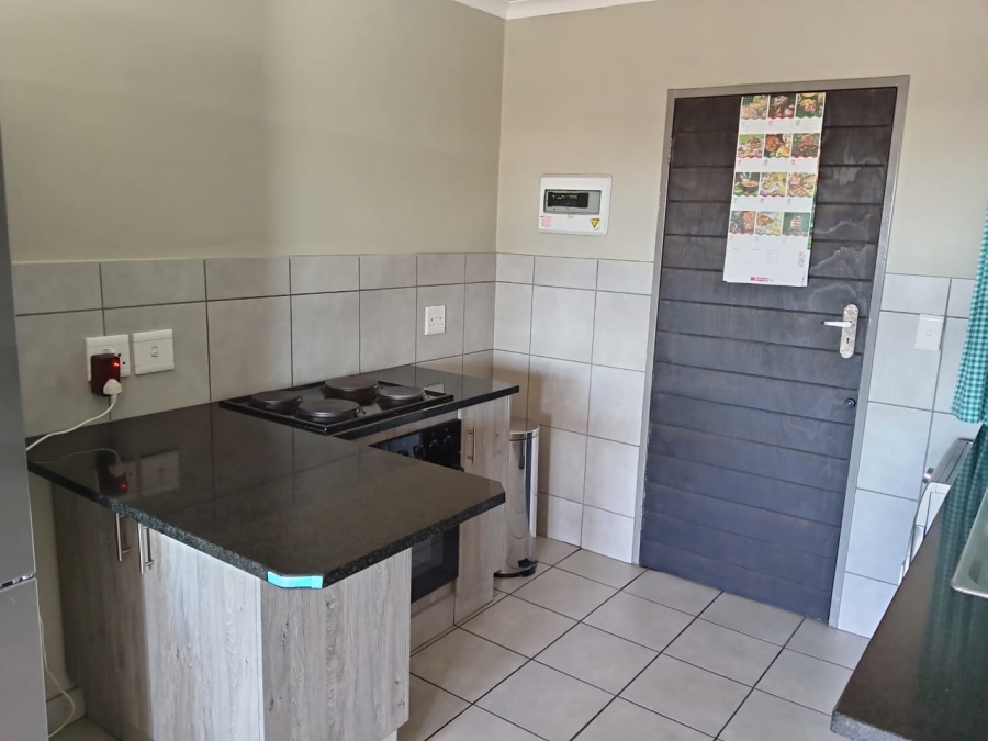 2 Bedroom Property for Sale in Heuweloord Gauteng