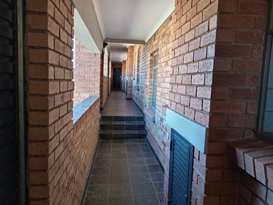 2 Bedroom Property for Sale in Heuweloord Gauteng