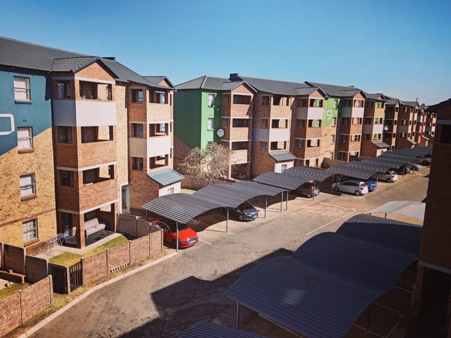 2 Bedroom Property for Sale in Heuweloord Gauteng