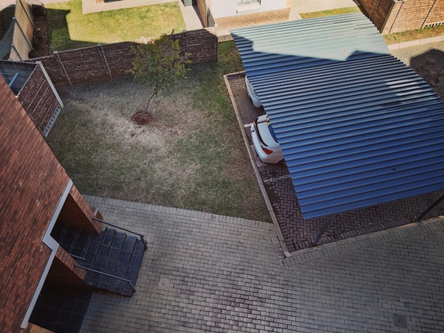 2 Bedroom Property for Sale in Heuweloord Gauteng