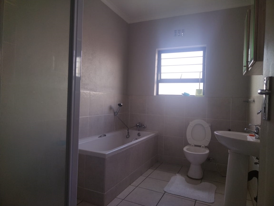 3 Bedroom Property for Sale in New Market Gauteng