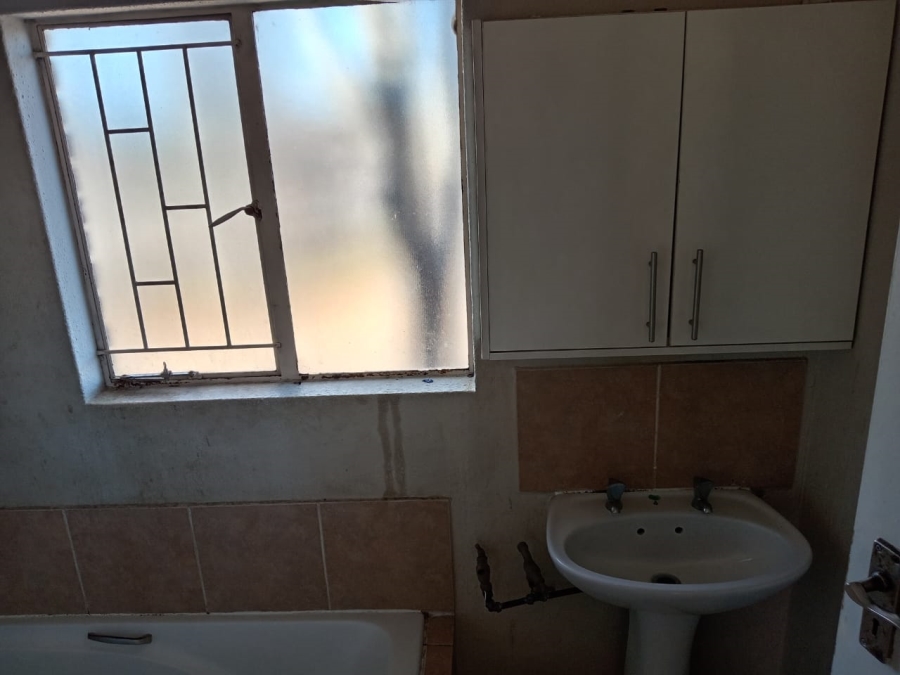 2 Bedroom Property for Sale in Olievenhoutbosch Gauteng
