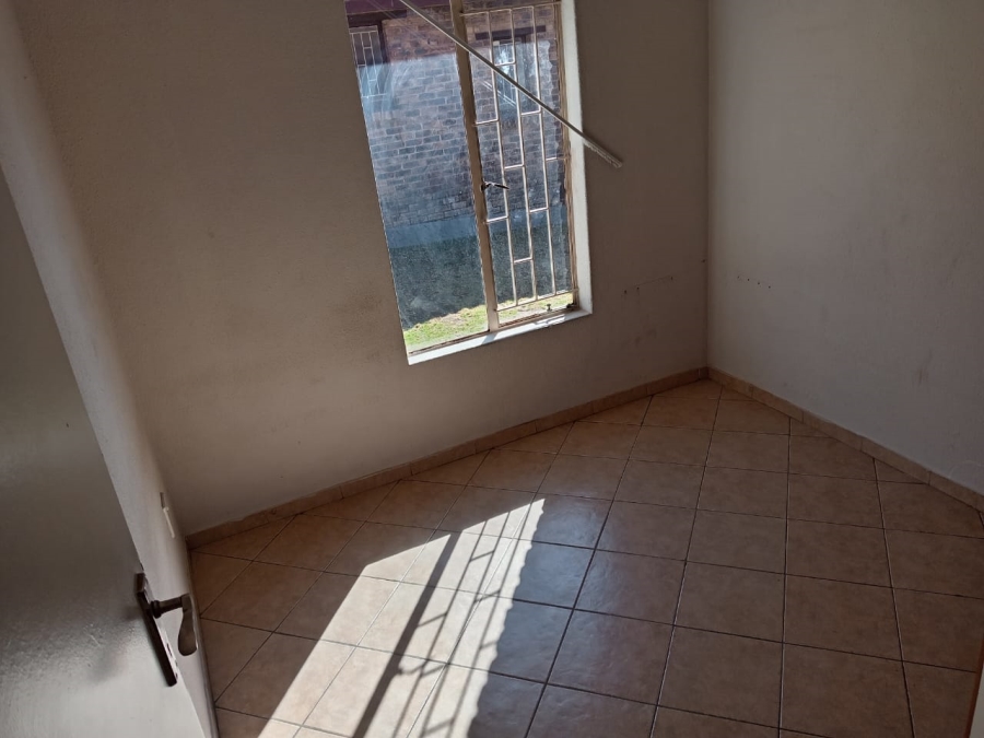 2 Bedroom Property for Sale in Olievenhoutbosch Gauteng