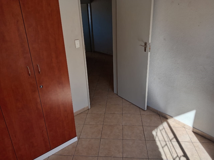 2 Bedroom Property for Sale in Olievenhoutbosch Gauteng
