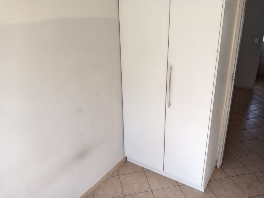 2 Bedroom Property for Sale in Olievenhoutbosch Gauteng