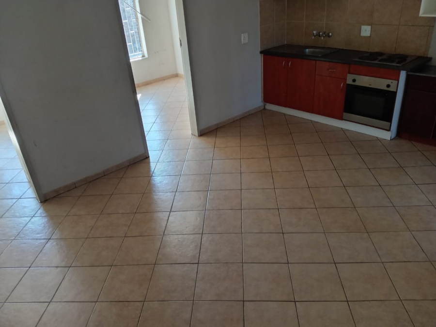2 Bedroom Property for Sale in Olievenhoutbosch Gauteng