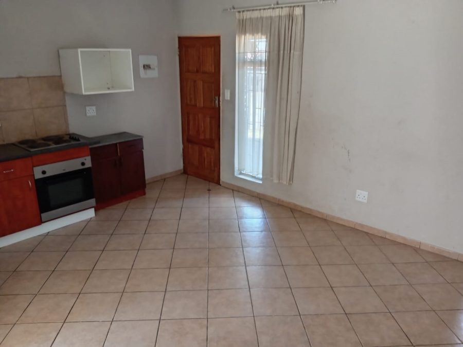 2 Bedroom Property for Sale in Olievenhoutbosch Gauteng