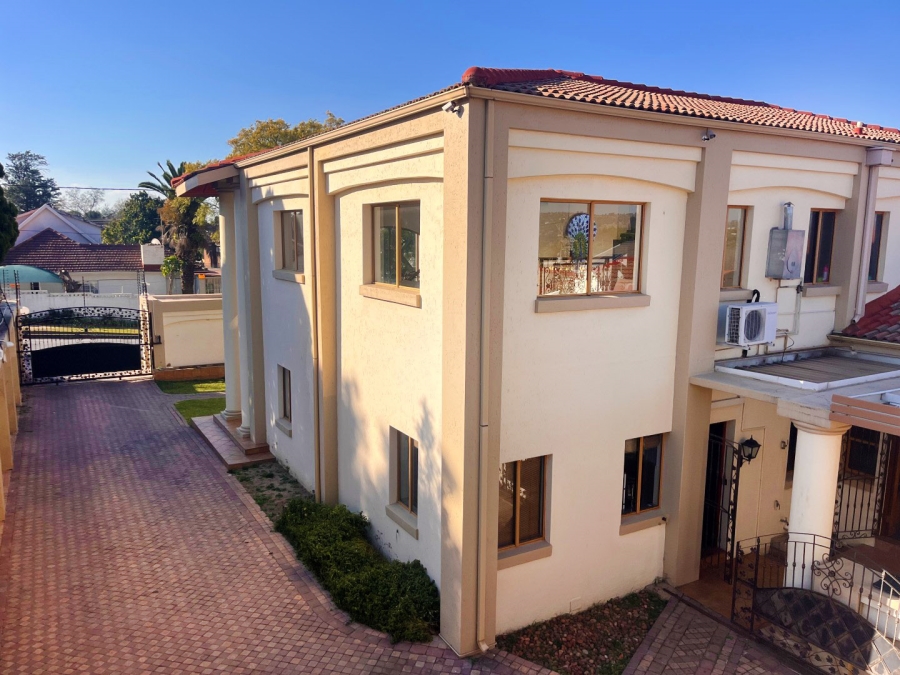 4 Bedroom Property for Sale in Fairmount Gauteng