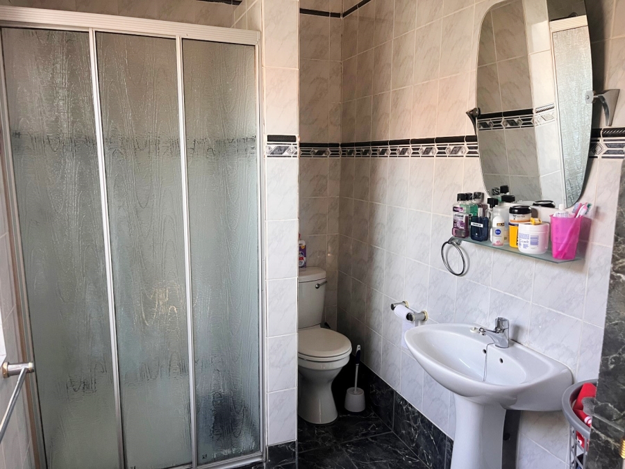 4 Bedroom Property for Sale in Fairmount Gauteng