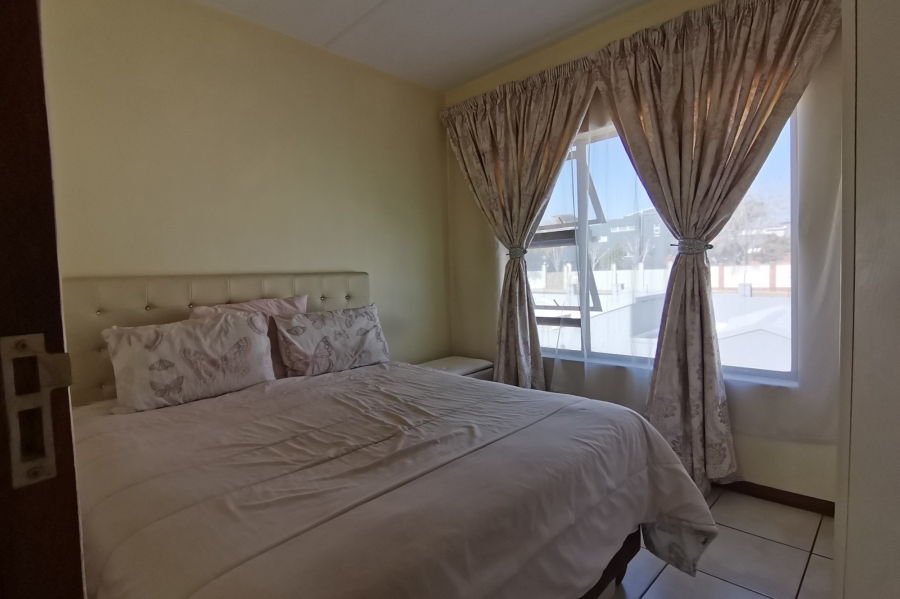 2 Bedroom Property for Sale in Greenstone Hill Gauteng