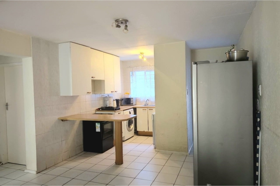 To Let 2 Bedroom Property for Rent in Vorna Valley Gauteng
