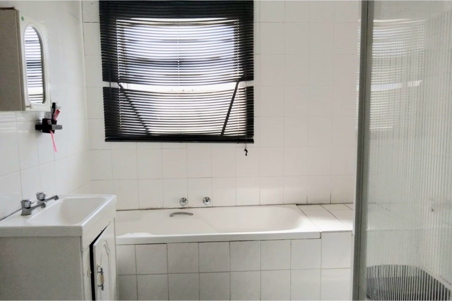 To Let 2 Bedroom Property for Rent in Vorna Valley Gauteng