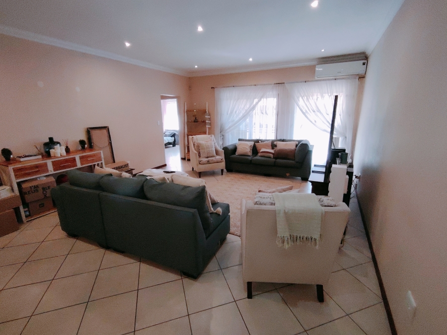 3 Bedroom Property for Sale in Monavoni Gauteng