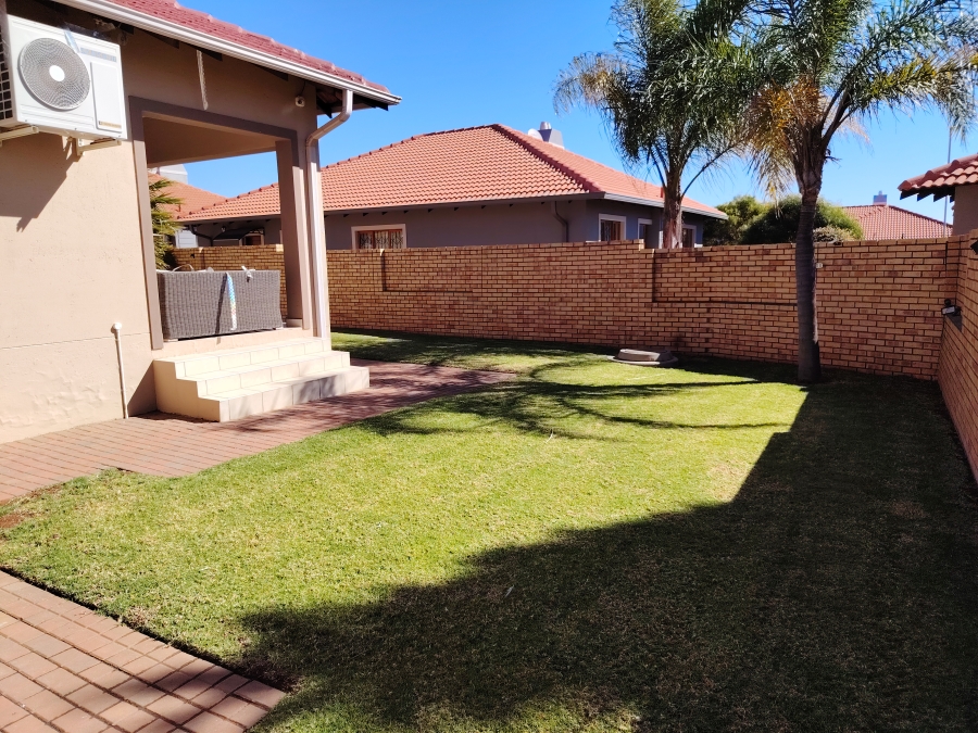 3 Bedroom Property for Sale in Monavoni Gauteng