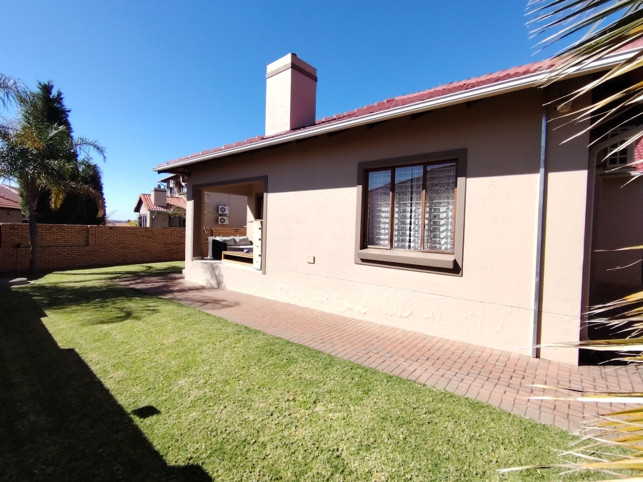3 Bedroom Property for Sale in Monavoni Gauteng