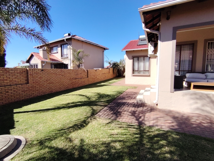 3 Bedroom Property for Sale in Monavoni Gauteng