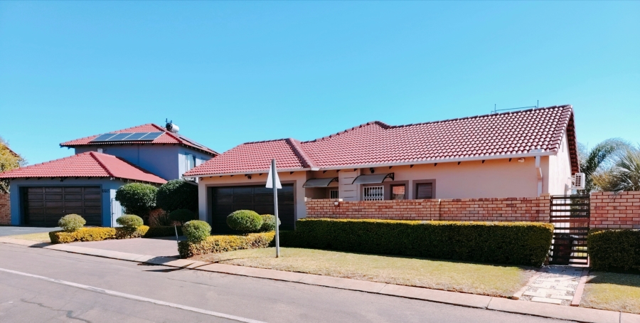 3 Bedroom Property for Sale in Monavoni Gauteng