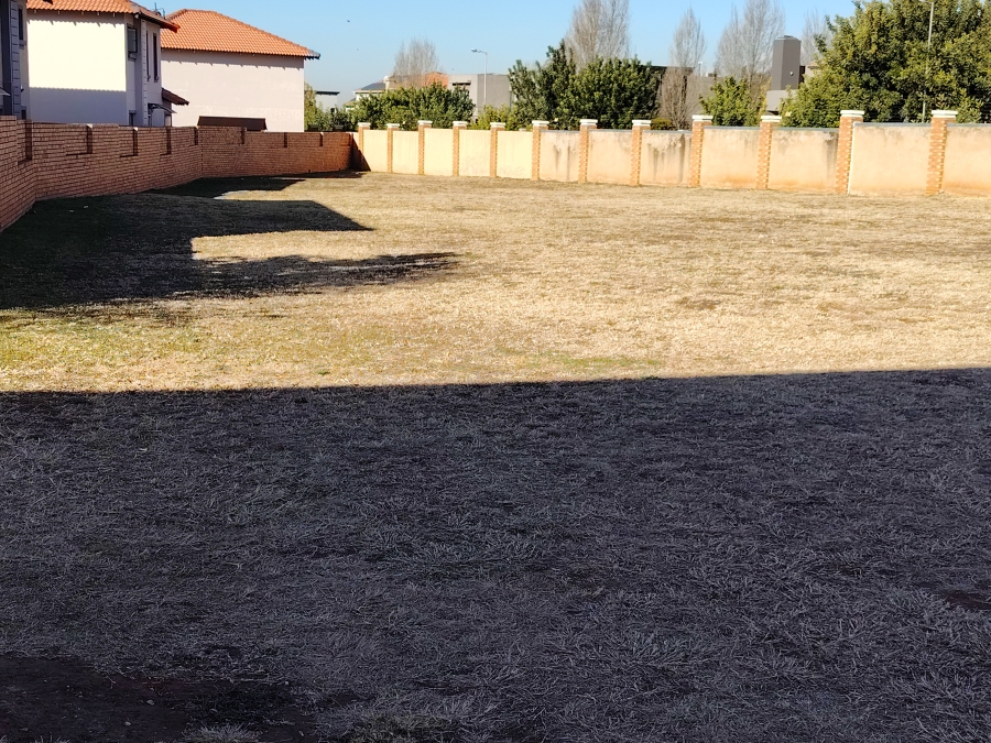 3 Bedroom Property for Sale in Monavoni Gauteng