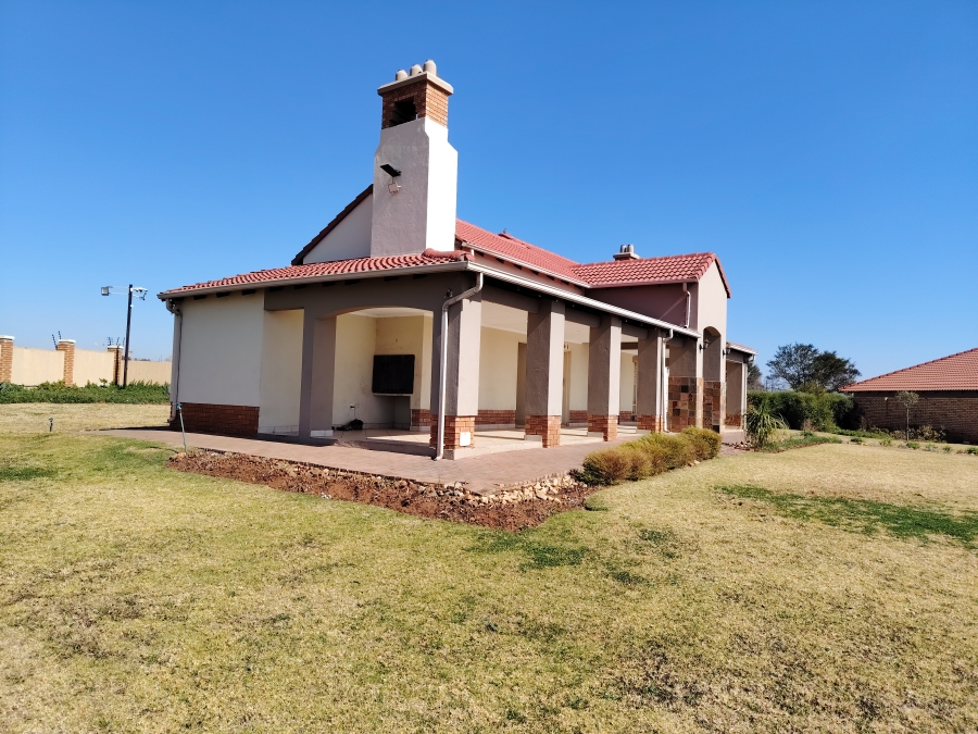 3 Bedroom Property for Sale in Monavoni Gauteng