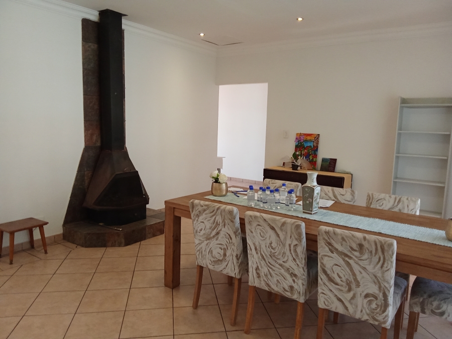4 Bedroom Property for Sale in Constantia Kloof Gauteng