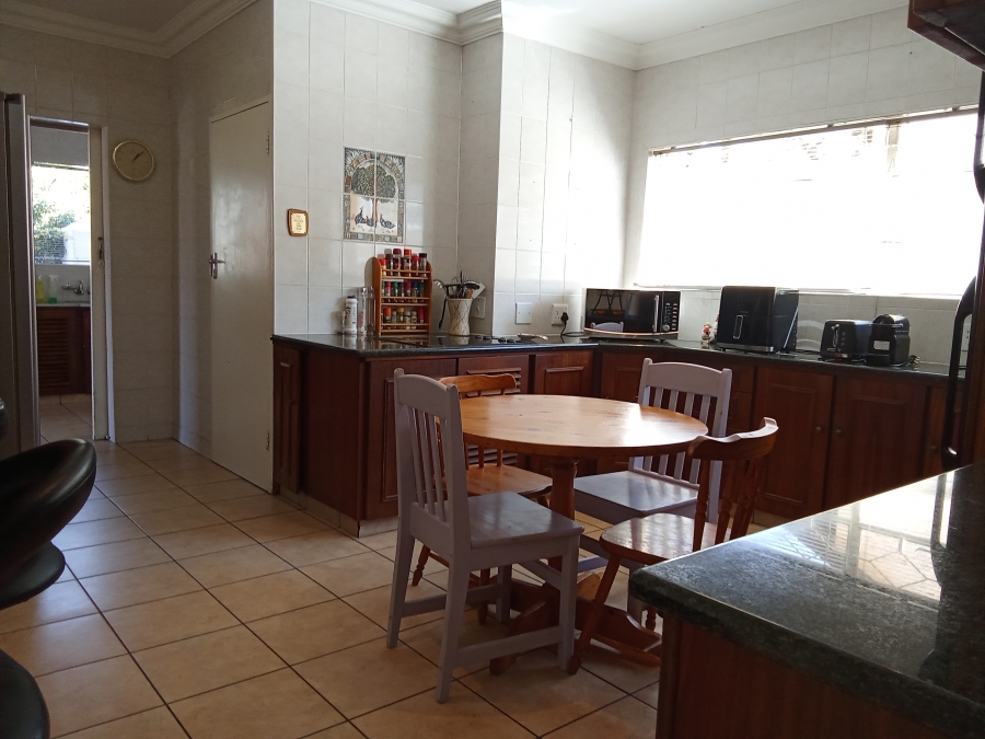 4 Bedroom Property for Sale in Constantia Kloof Gauteng