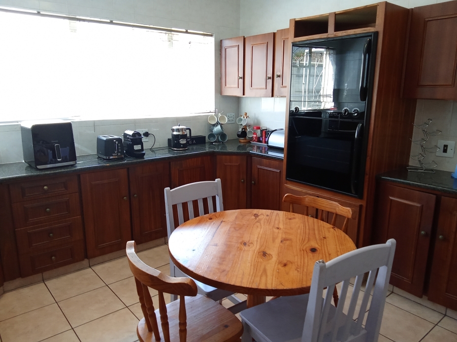 4 Bedroom Property for Sale in Constantia Kloof Gauteng