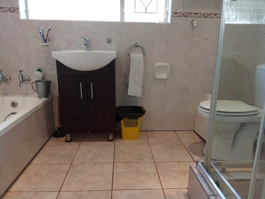 4 Bedroom Property for Sale in Constantia Kloof Gauteng