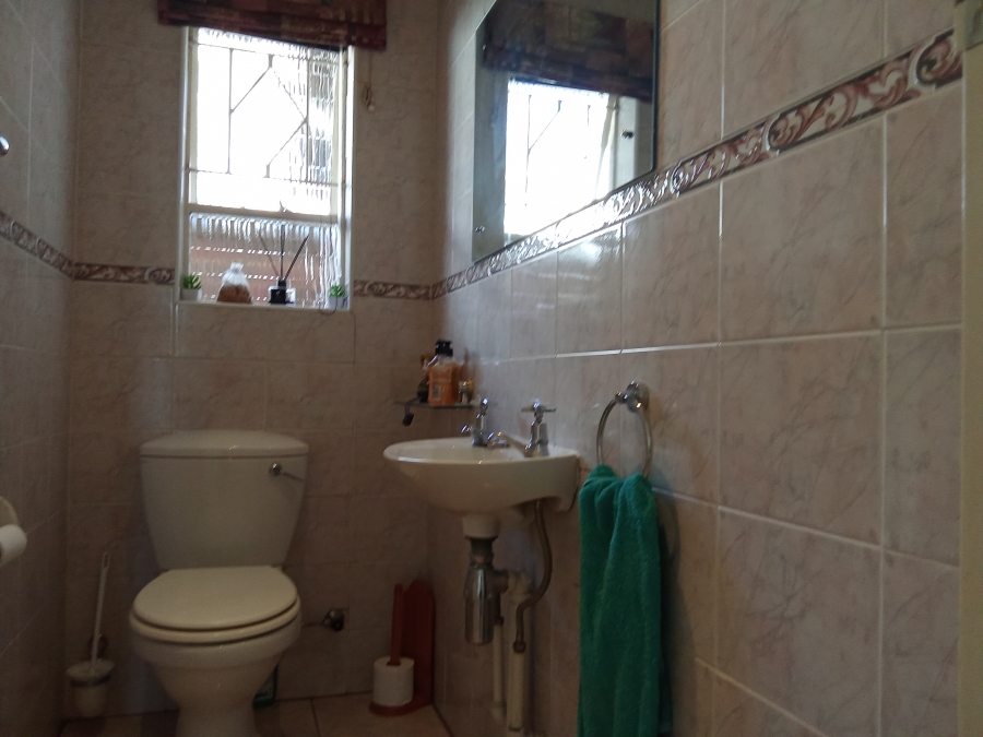 4 Bedroom Property for Sale in Constantia Kloof Gauteng