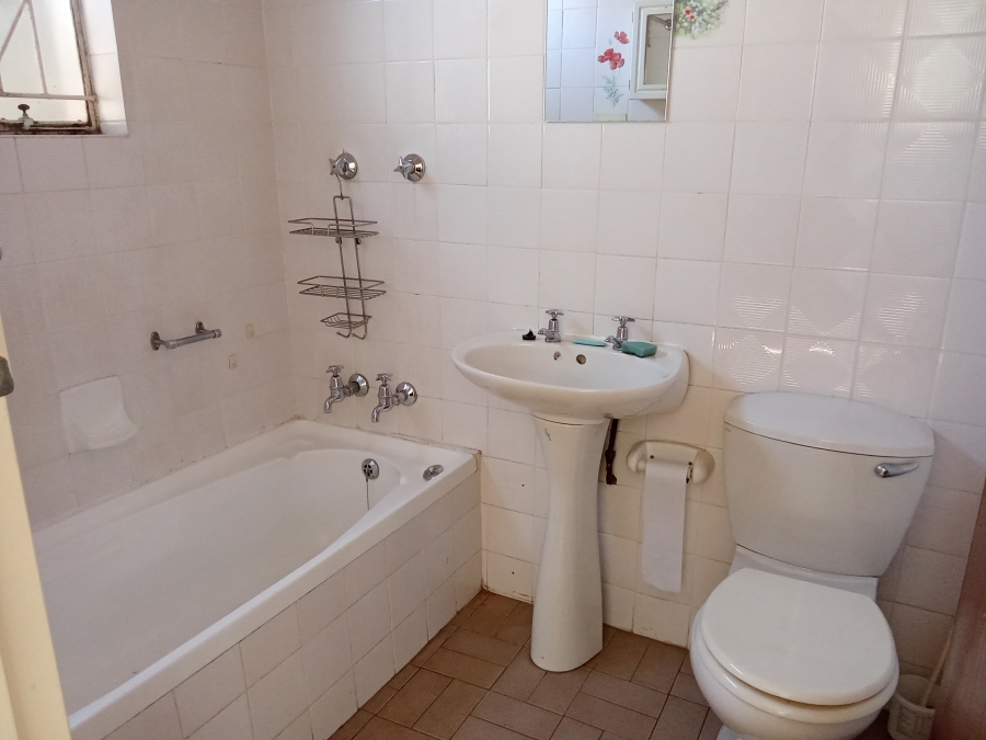 4 Bedroom Property for Sale in Constantia Kloof Gauteng
