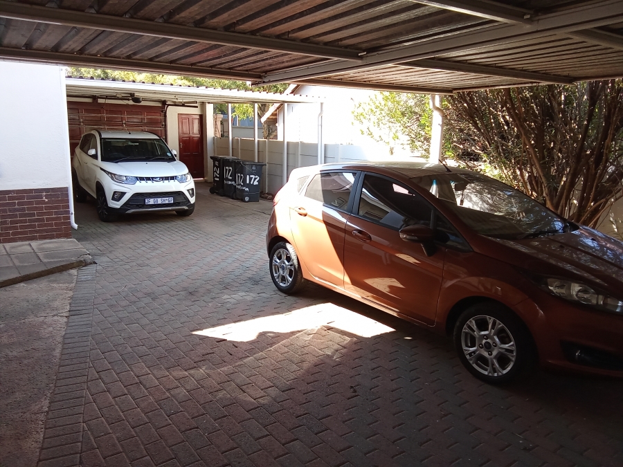4 Bedroom Property for Sale in Constantia Kloof Gauteng