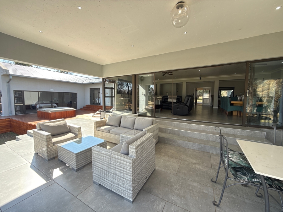 4 Bedroom Property for Sale in Miravaal Gauteng