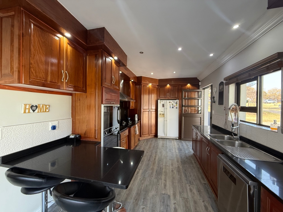 4 Bedroom Property for Sale in Miravaal Gauteng