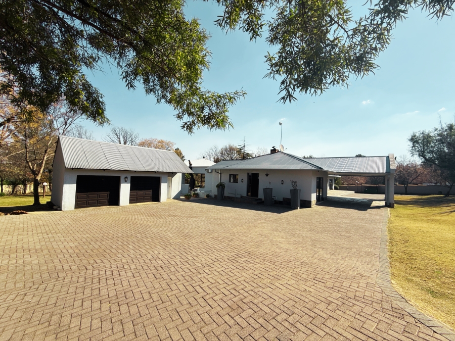 4 Bedroom Property for Sale in Miravaal Gauteng