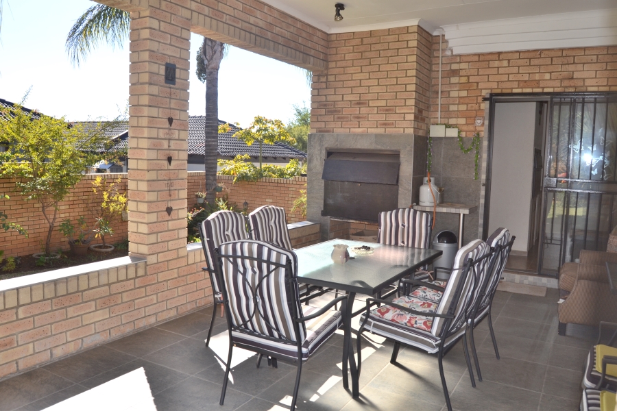 3 Bedroom Property for Sale in Thatchfield Estate Gauteng
