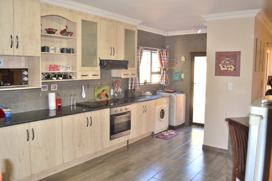 3 Bedroom Property for Sale in Thatchfield Estate Gauteng