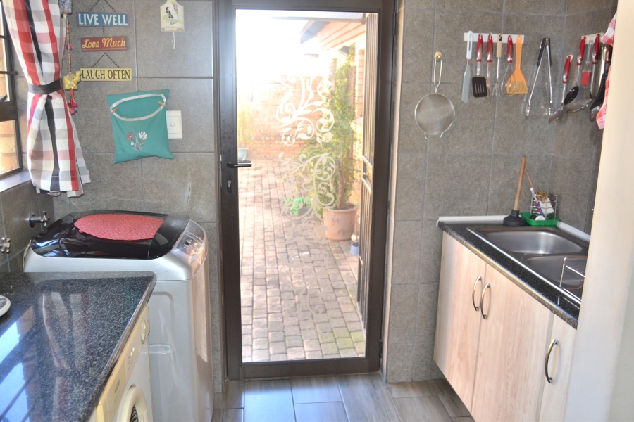 3 Bedroom Property for Sale in Thatchfield Estate Gauteng
